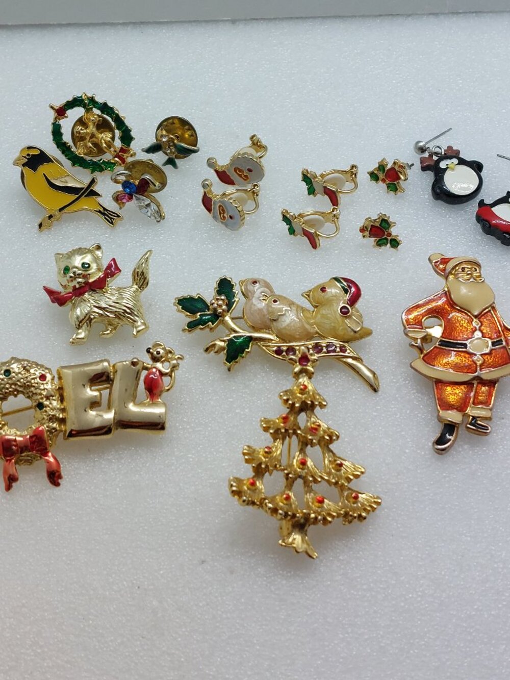 Lot of Christmas Enamel Brooch / Pin & Earrings Tree, Santa, Birds, Cat